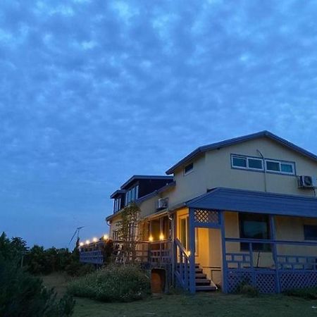 ג'גו Warang Guesthouse מראה חיצוני תמונה