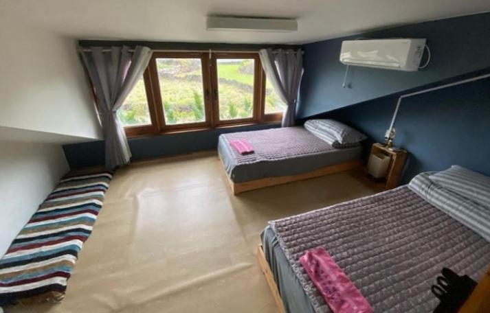 ג'גו Warang Guesthouse מראה חיצוני תמונה