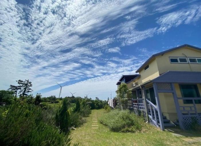 ג'גו Warang Guesthouse מראה חיצוני תמונה