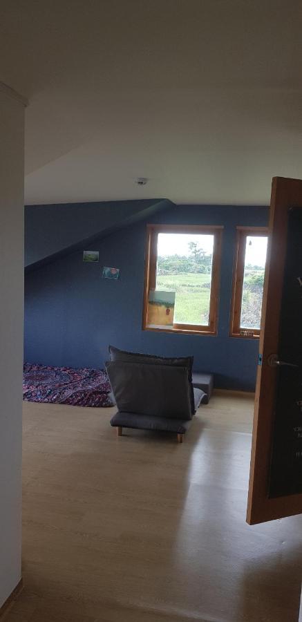 ג'גו Warang Guesthouse מראה חיצוני תמונה
