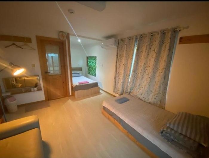 ג'גו Warang Guesthouse מראה חיצוני תמונה